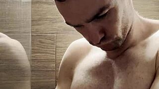 Preparing for photoshoot, I keep body neat
