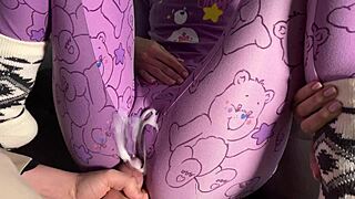 感受我紧逼摩擦你的鸡巴但不进去