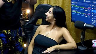 Kiss Makes Dick Hard?