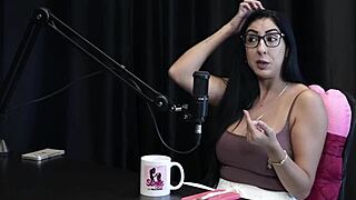 Sua Live Leaked on Xvideos, Undervalued in Marriage, Shares Tips for Starters - Renatinha Melo on Sheer Red
