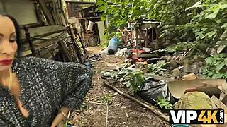 Hunter fucks gypsy girl in abandoned house with pov blowjob