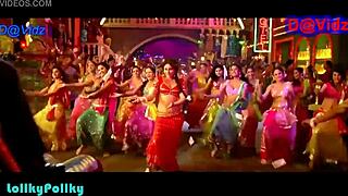 Kareena's Hottest Navel Show Teases Big Boobs