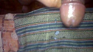 Mallu Guy Cums on Oily Cock