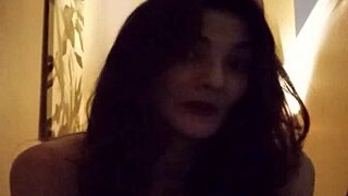 Mollyjanexxx Explains Big Natural Tits