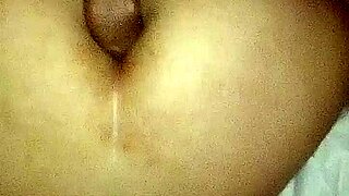 En Cuatro Parando El Culito In Hotel Room