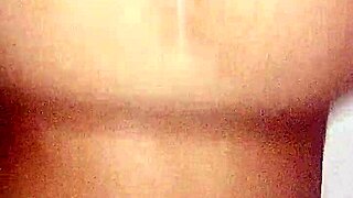 En Cuatro Parando El Culito In Hotel Room