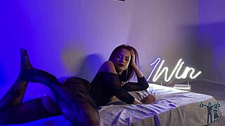 Safada Gets Wet Before Taking Cock On Live