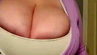 Señora Tetona Shows Off Massive Boobs