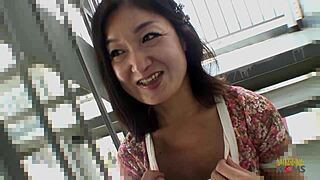 small cock guy banging a horny asian mature eagerly