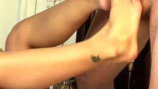 Does small viva take a load on her feet?