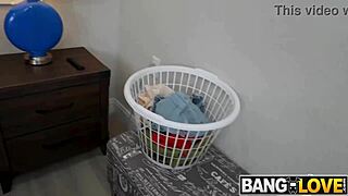 Could not resist that round ass! Claire clouds tempts with blowjob