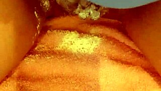 Adoro Il Borotalco Mmm: Wet Pussy Orgasm and Ass Licking in Sensual Homemade Curvy Action.