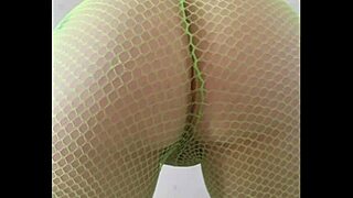 dj brisa, show that twerk in nothing!