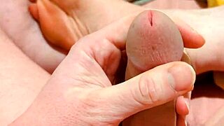 bigdickduder playing with wet cock in bed 😏