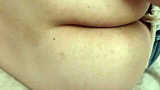 Feeling the urge to finger that sexy naked ass.