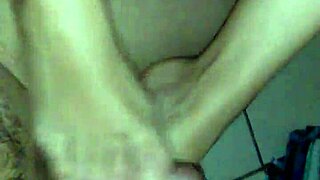 Foot job pies leche puta