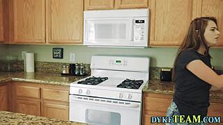 Latina Les Teen 18+ Tribbing