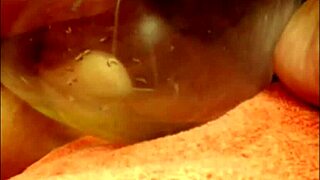 Webcam Girl Pees Outdoors In Public Amateur Show!