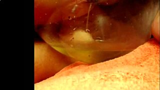 Webcam Girl Pees Outdoors In Public Amateur Show!