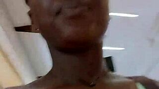 NIGERIAN BITCH MASTURBATES IN WEST HILLS MALL WASHROOM