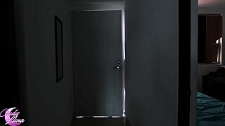 i sneakin a guy in my room to fuck while parents in there