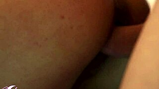 i sneakin a guy in my room to fuck while parents in there