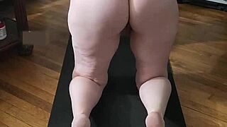 Hot Milf Does Naked Yoga You Can Jerk Off To