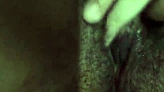 i love rubbing my virgin pussy alone