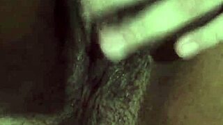 i love rubbing my virgin pussy alone