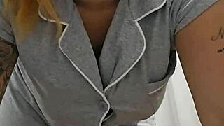 Nao para de olhar pra minha bunda vou acaba dando