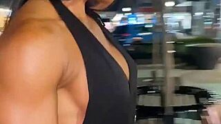 Hot Female Muscle Babe FBB 31 Showcases Erotic Body