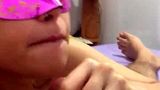 Marel69's Mommy Takes Neighbor's Cumshot in Mouth