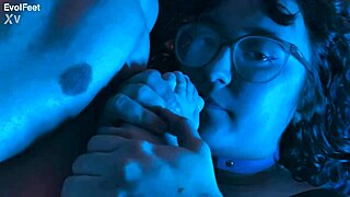 Hey, you think you can resist the smell of my dirty nylons? 😏 Close up on my toes in socks!