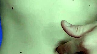 fetiche de ombligo con la entrenadora del gym