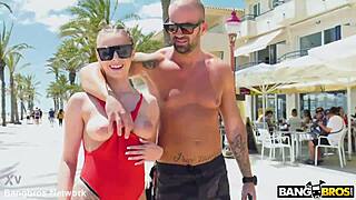 LYAS! RISKY SEX ON THE BENCH WITH BLONDE LATINA BLOWJOB!