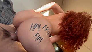 Ruivazinha revezou buracos com vizinho dotado e levou creampie