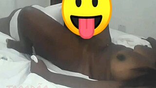 Negona orgasms with big ass and hairy pussy!