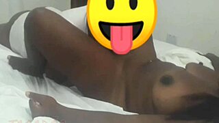 Negona orgasms with big ass and hairy pussy!