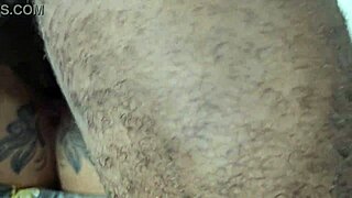 Sex expert shows a hot babe how to cum and be happy 😏