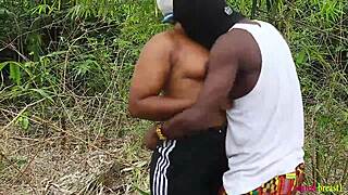 yo, ebony queen bangs hard in bush with trainer