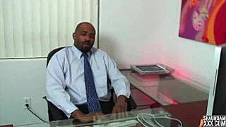 Please give me that big black cock job in the trailer 😏