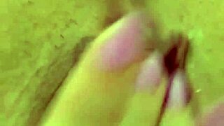 Esposa Safada Wakes Up Horny and Masturbates Before Work Rush
