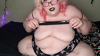 I’m obsessed with my gothic bbw’s wet hairy pussy
