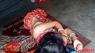 Desi housewife in saree gets hardcore pounding
