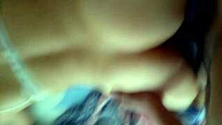 milf sente prazer intenso de quatro inclinada