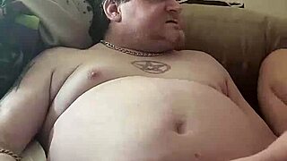 Kandy Kane is such a hot bbw housewife with big tits 😍