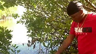 Quickie at the Beach With Milf's Deepthroat Action