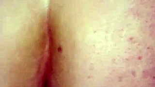 i love how those natural tits bounce in homemade video