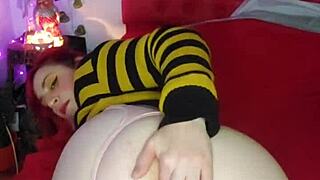 She invites you to suck and worship her pretty feet in Argentina JOI