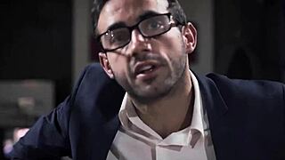 Hot Brunette Babe In 3-Way Sex